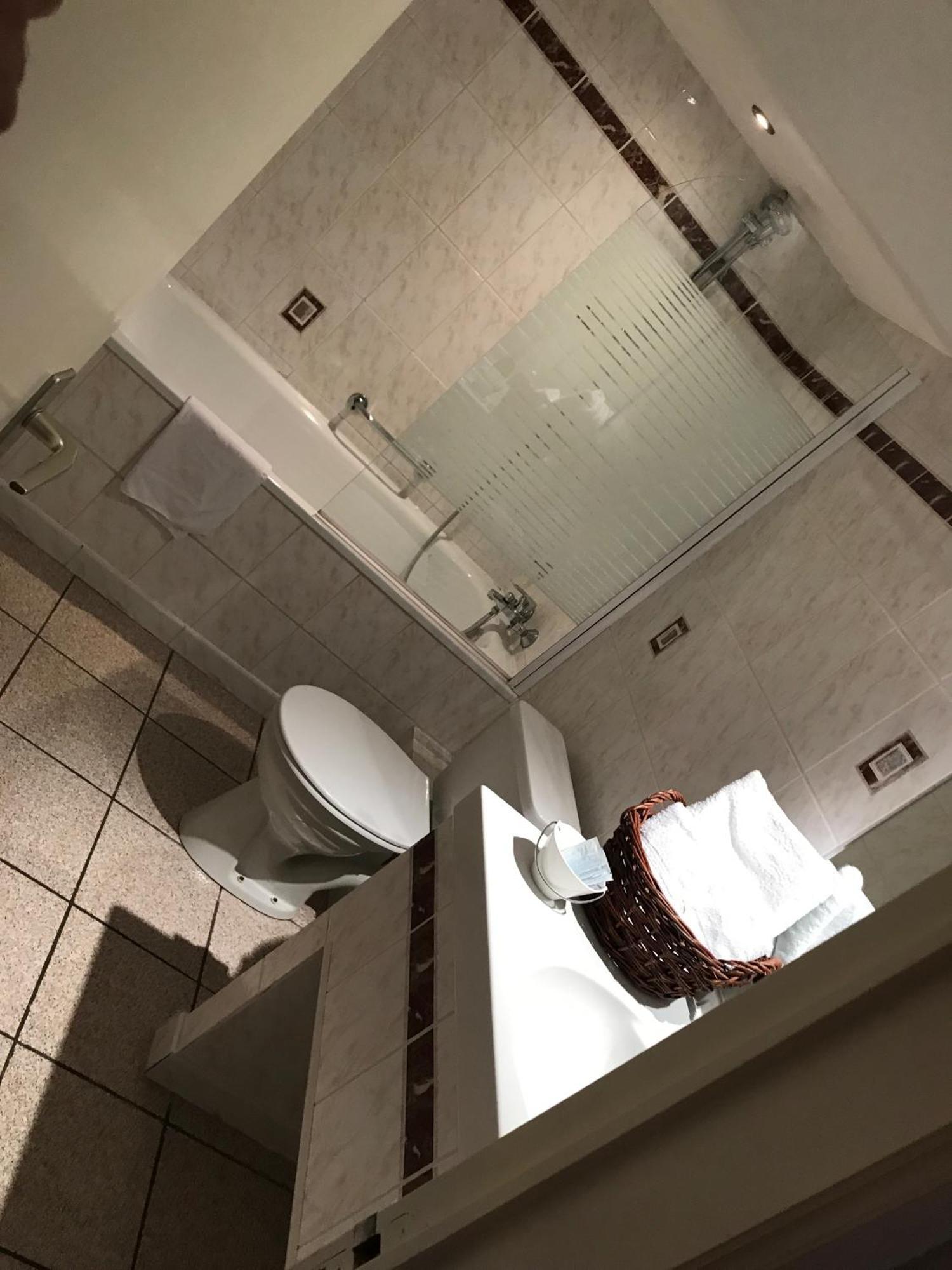 Le Cosy Hotel บูยง ภายนอก รูปภาพ