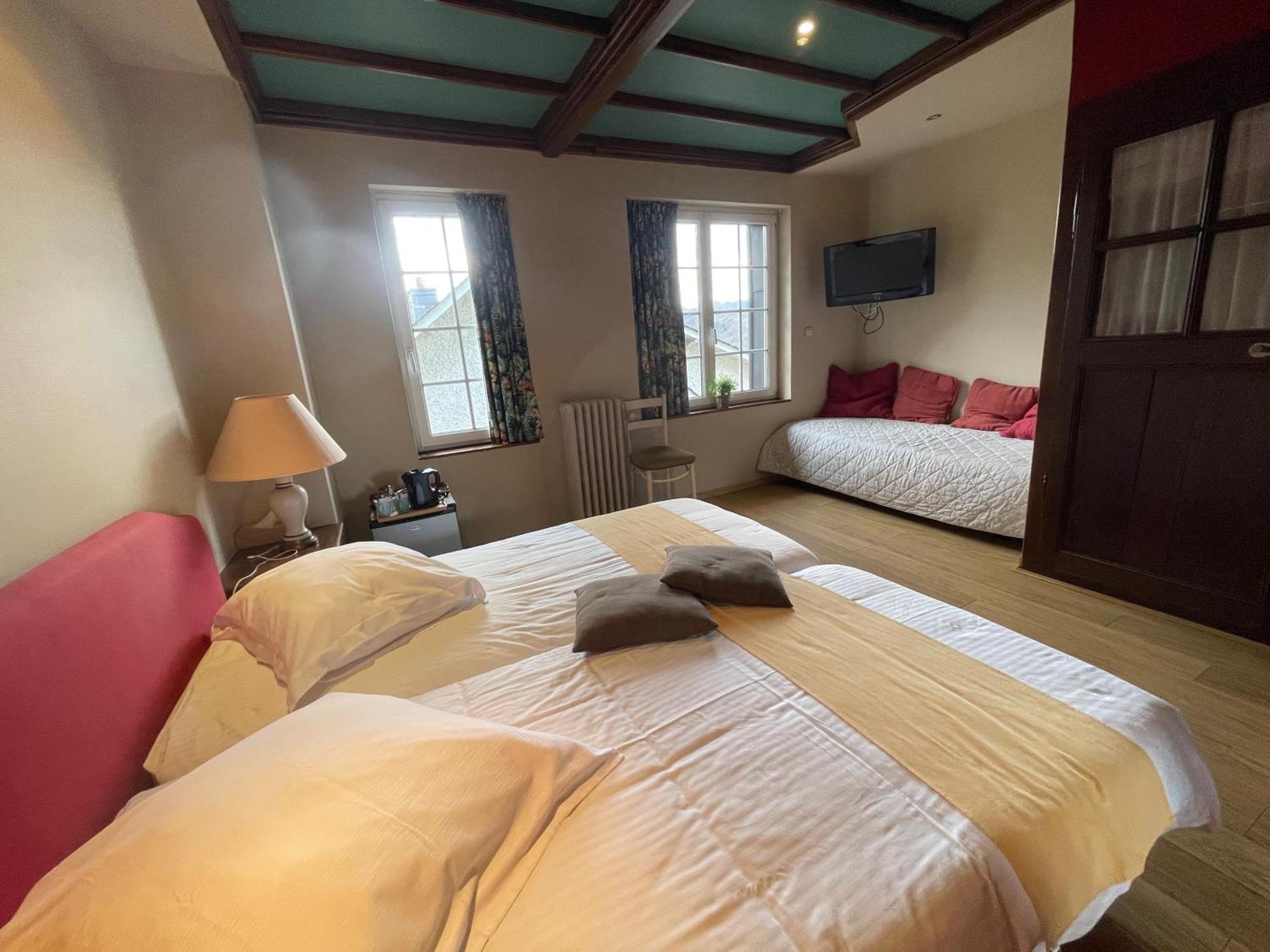 Le Cosy Hotel บูยง ภายนอก รูปภาพ