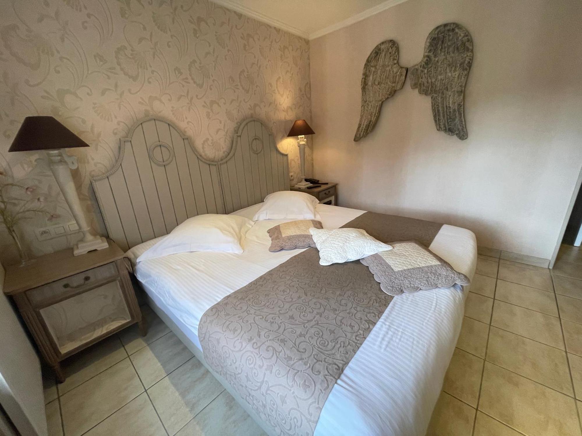 Le Cosy Hotel บูยง ภายนอก รูปภาพ